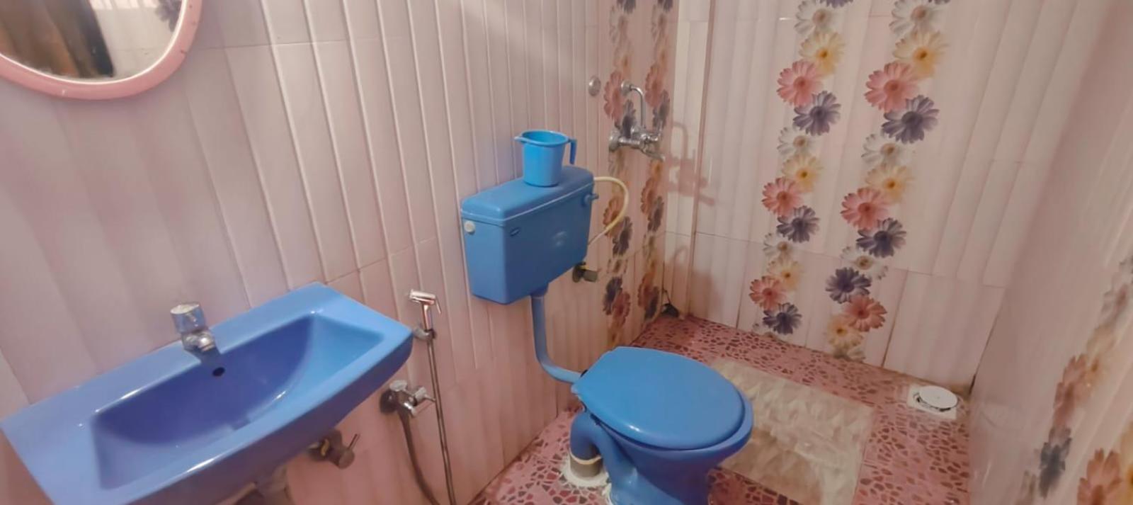 Esther Guest House 칼랑굿 객실 사진